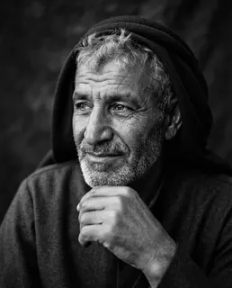 نمونه خروجی پرامپت «پرتره سیاه‌وسفید کلاسیک»، ساخته‌شده با هوش مصنوعی