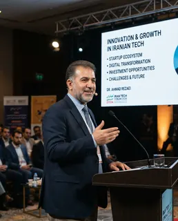 نمونه خروجی پرامپت «سخنران روی صحنه»، ساختهشده با هوش مصنوعی