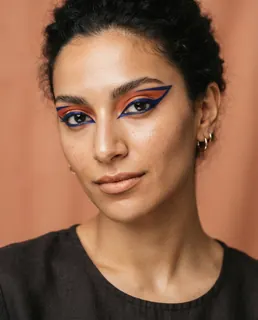 نمونه خروجی پرامپت «کمپین آرایش گرافیکی»، ساختهشده با هوش مصنوعی